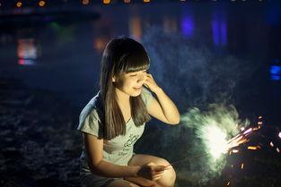 她比烟花寂寞在线观看